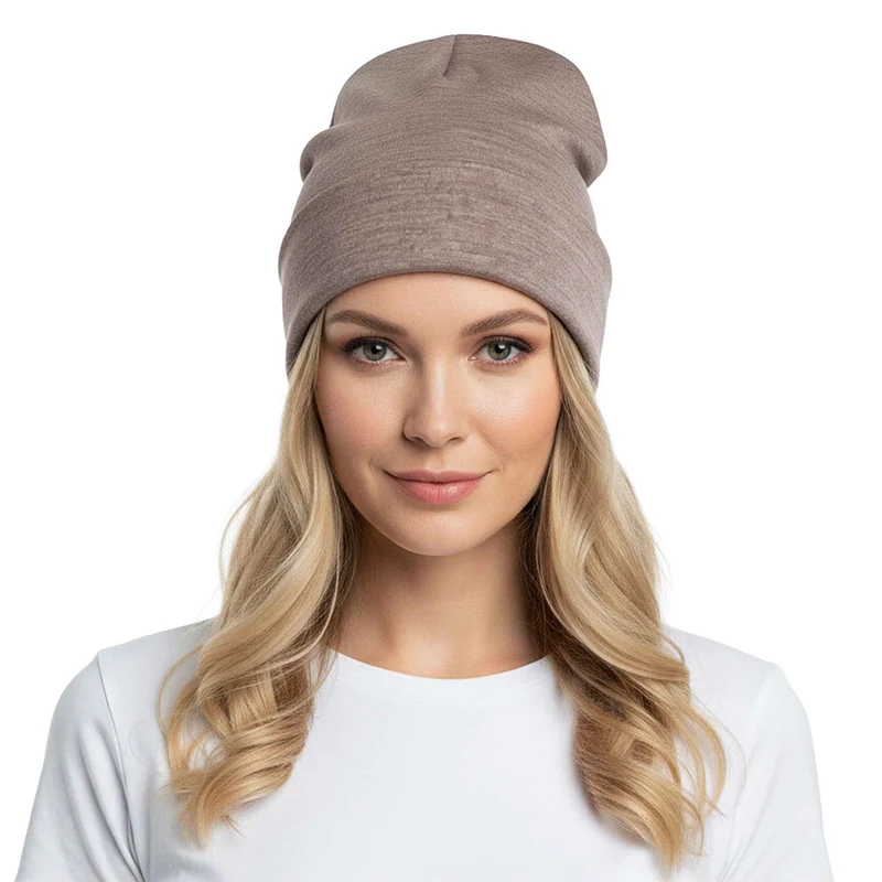 Mit unserer beigen Wintermütze aus Merinowolle bleiben Sie kuschelig und stilvoll.