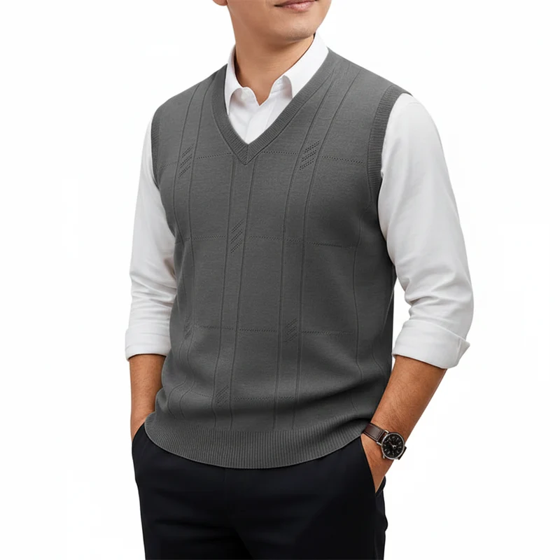Verleihen Sie Ihrem Stil mit unserer ärmellosen Herren-Strickweste mit V-Ausschnitt das gewisse Extra.